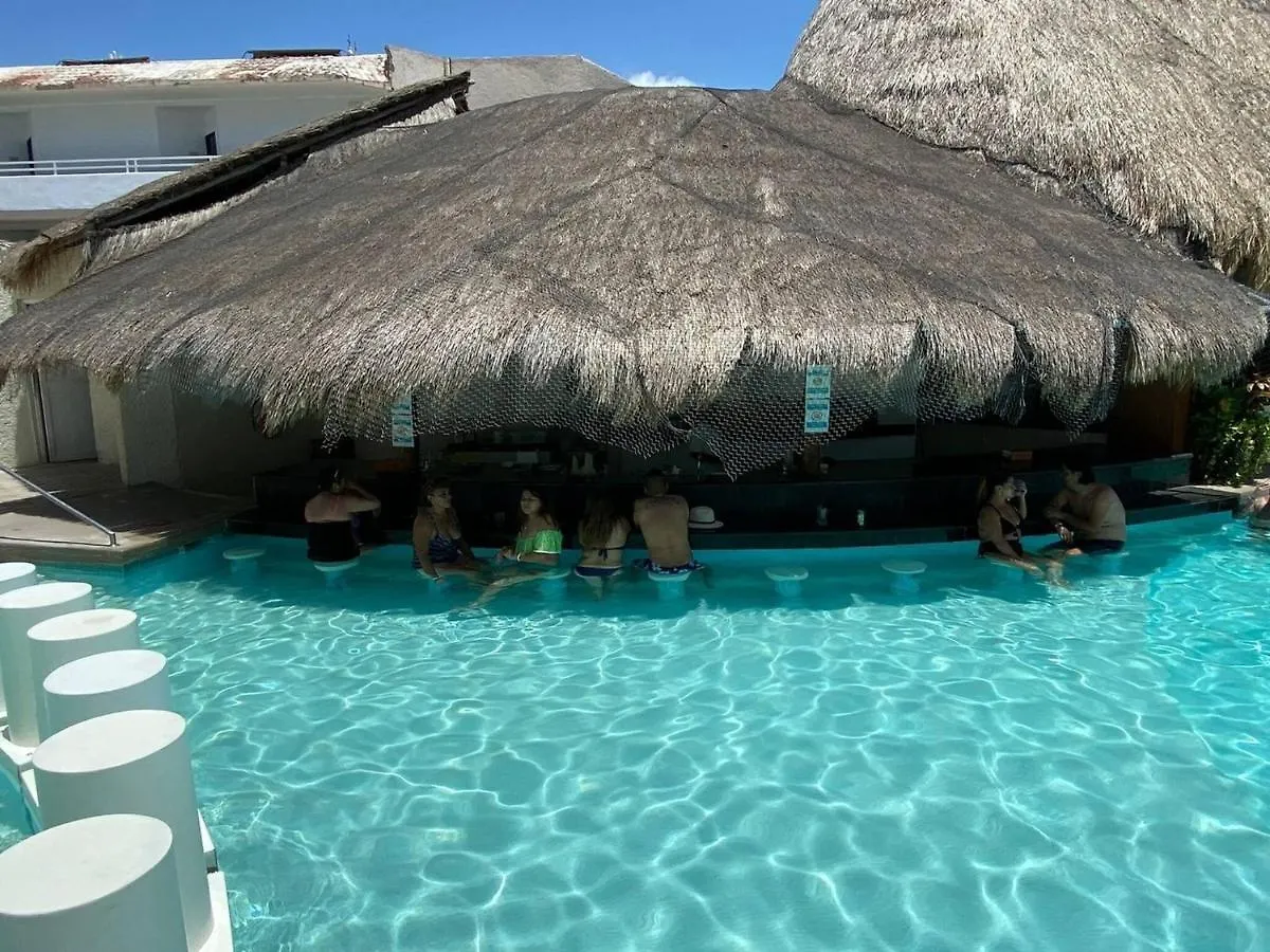 Room In Guest Room - Studio 502 Inside Cancun Resort Guest house